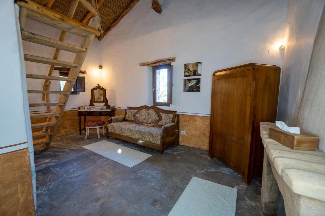 Le Case Di Mara - Appartamenti Tipici "Stazzo Giovannareddu" ปอร์โตซานเปาโล ภายนอก รูปภาพ
